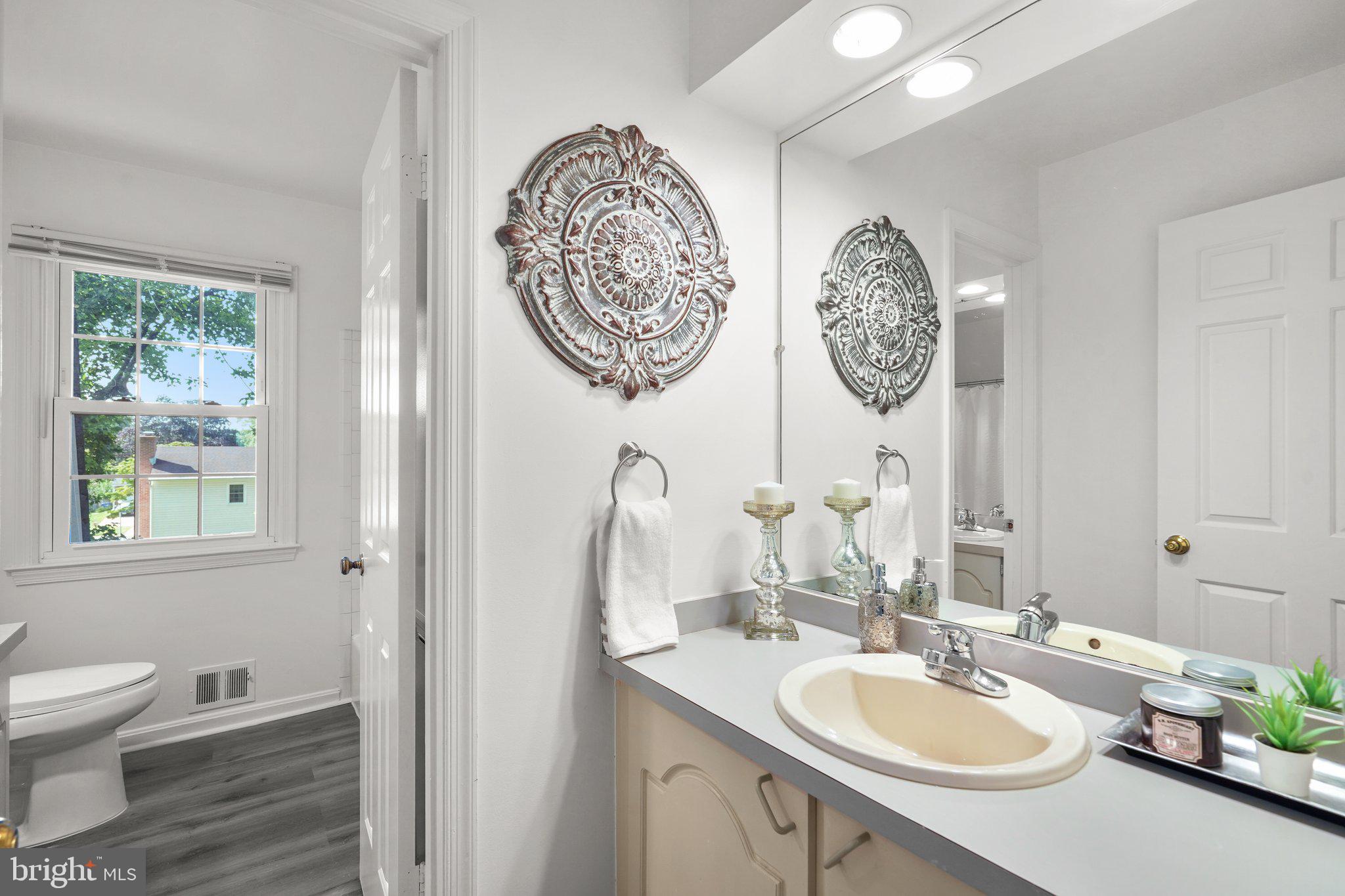 WALNUT HILL - Residential