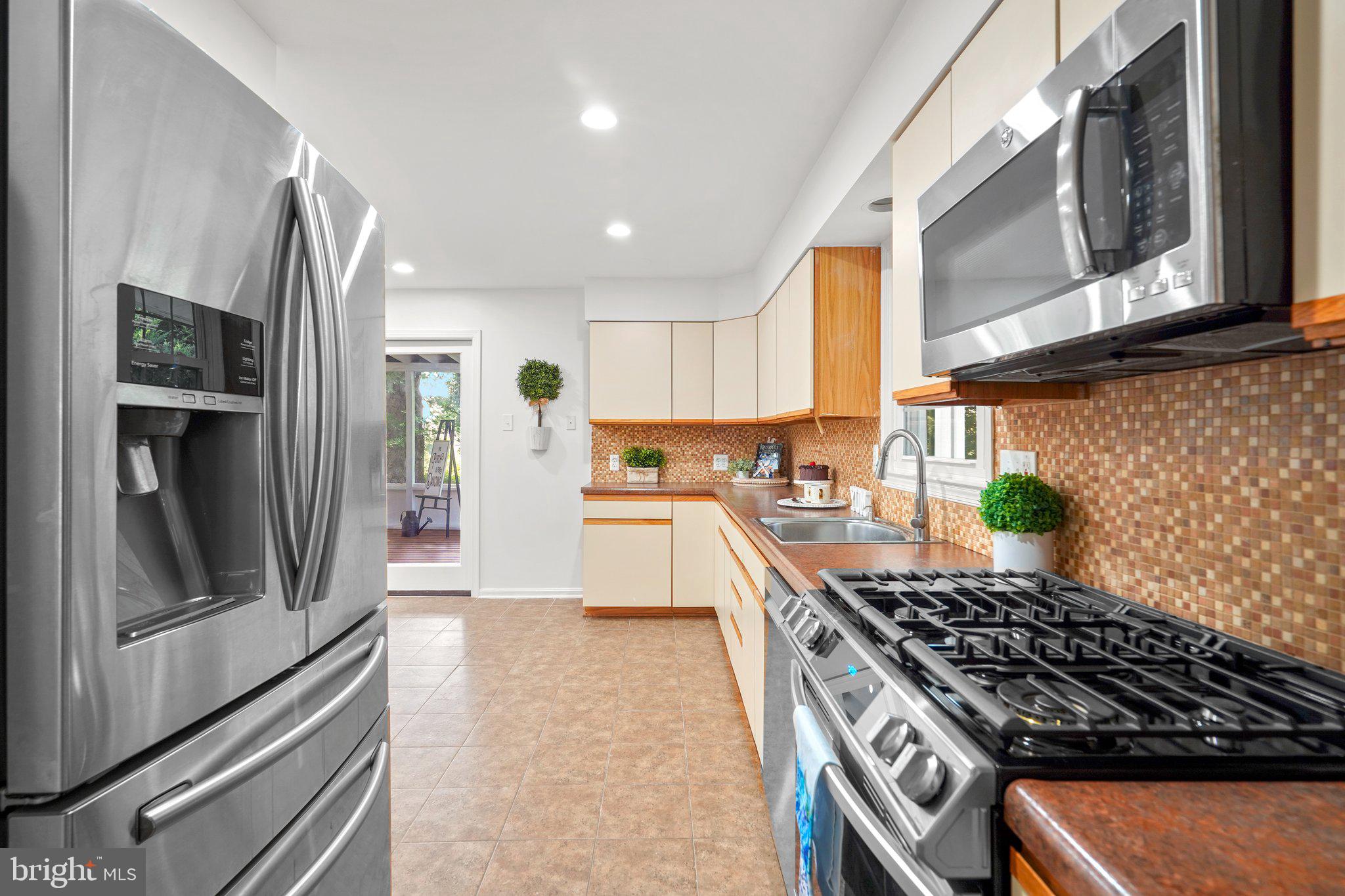 WALNUT HILL - Residential