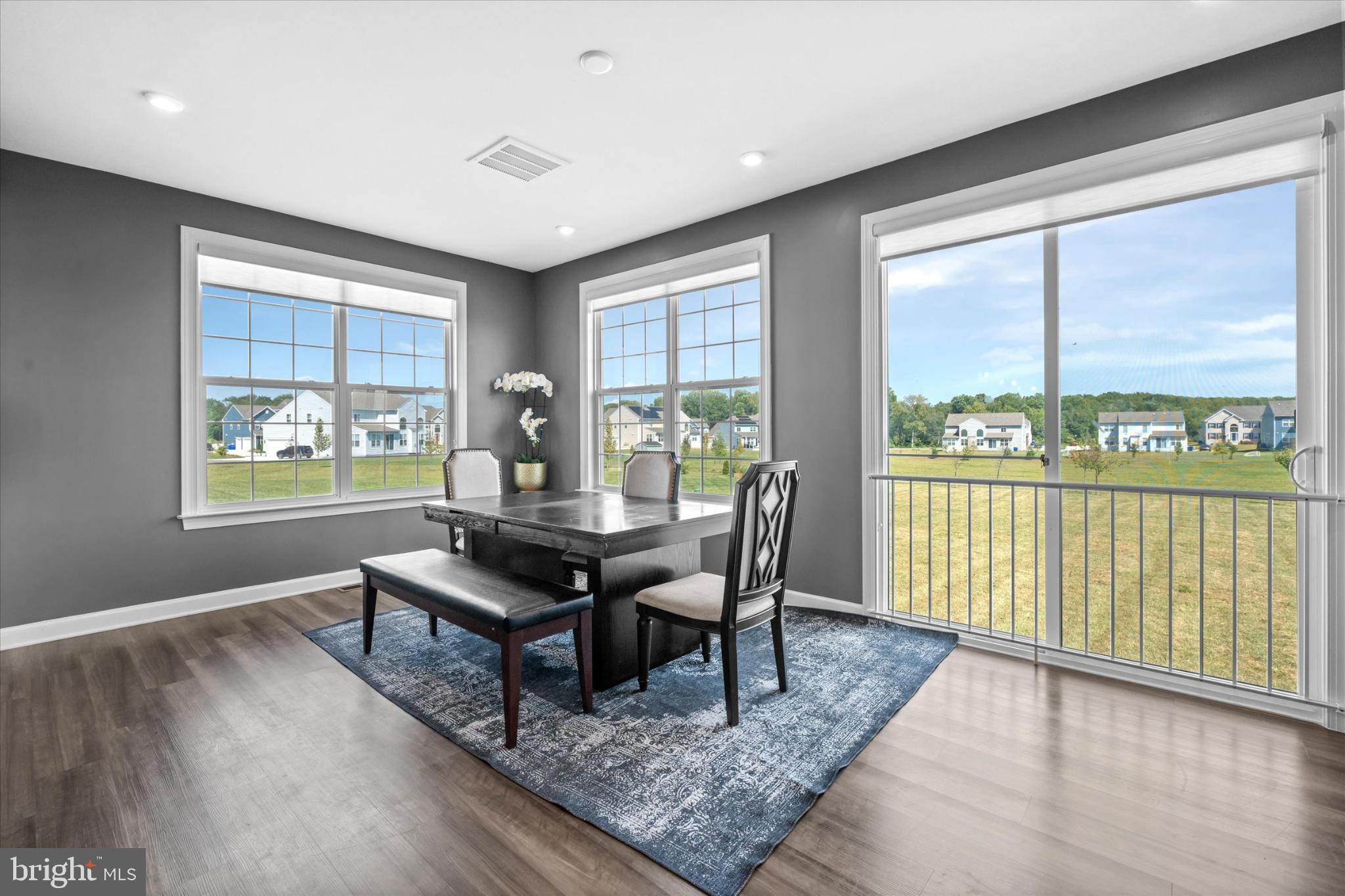 SUMMIT POINTE - Residential