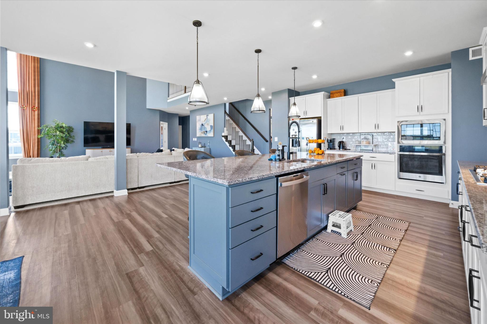 SUMMIT POINTE - Residential