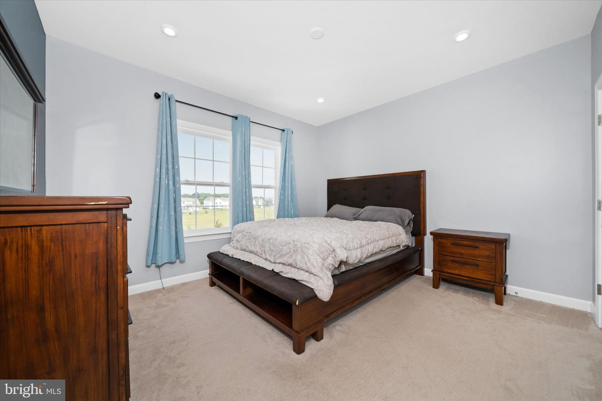 SUMMIT POINTE - Residential