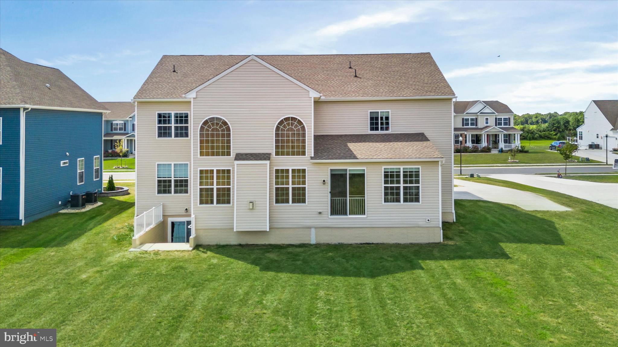 SUMMIT POINTE - Residential