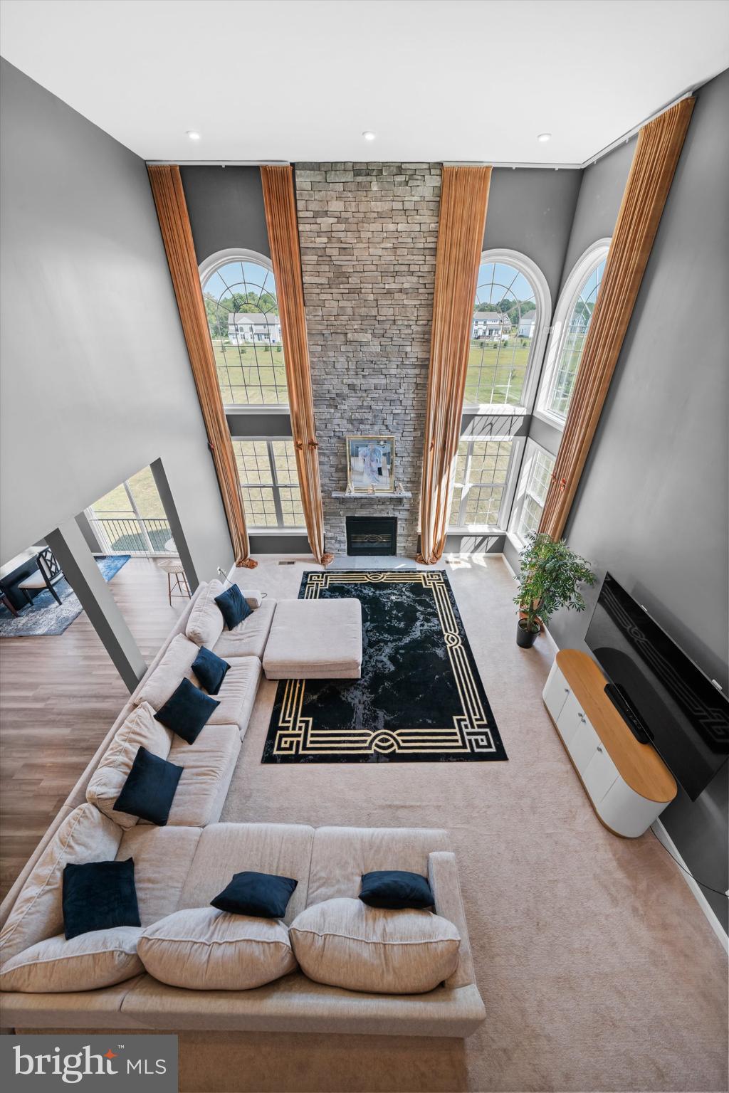 SUMMIT POINTE - Residential