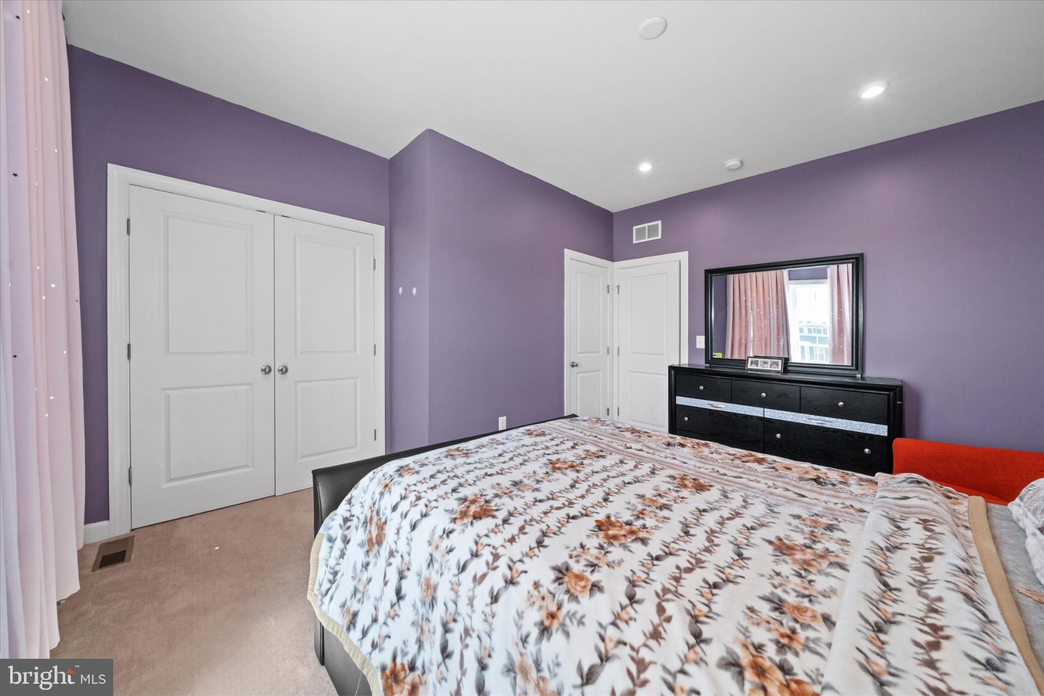 SUMMIT POINTE - Residential