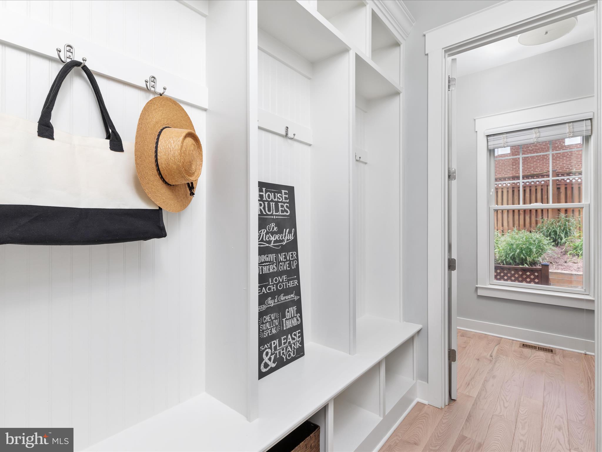 GOLF CLUB MANOR - Residential