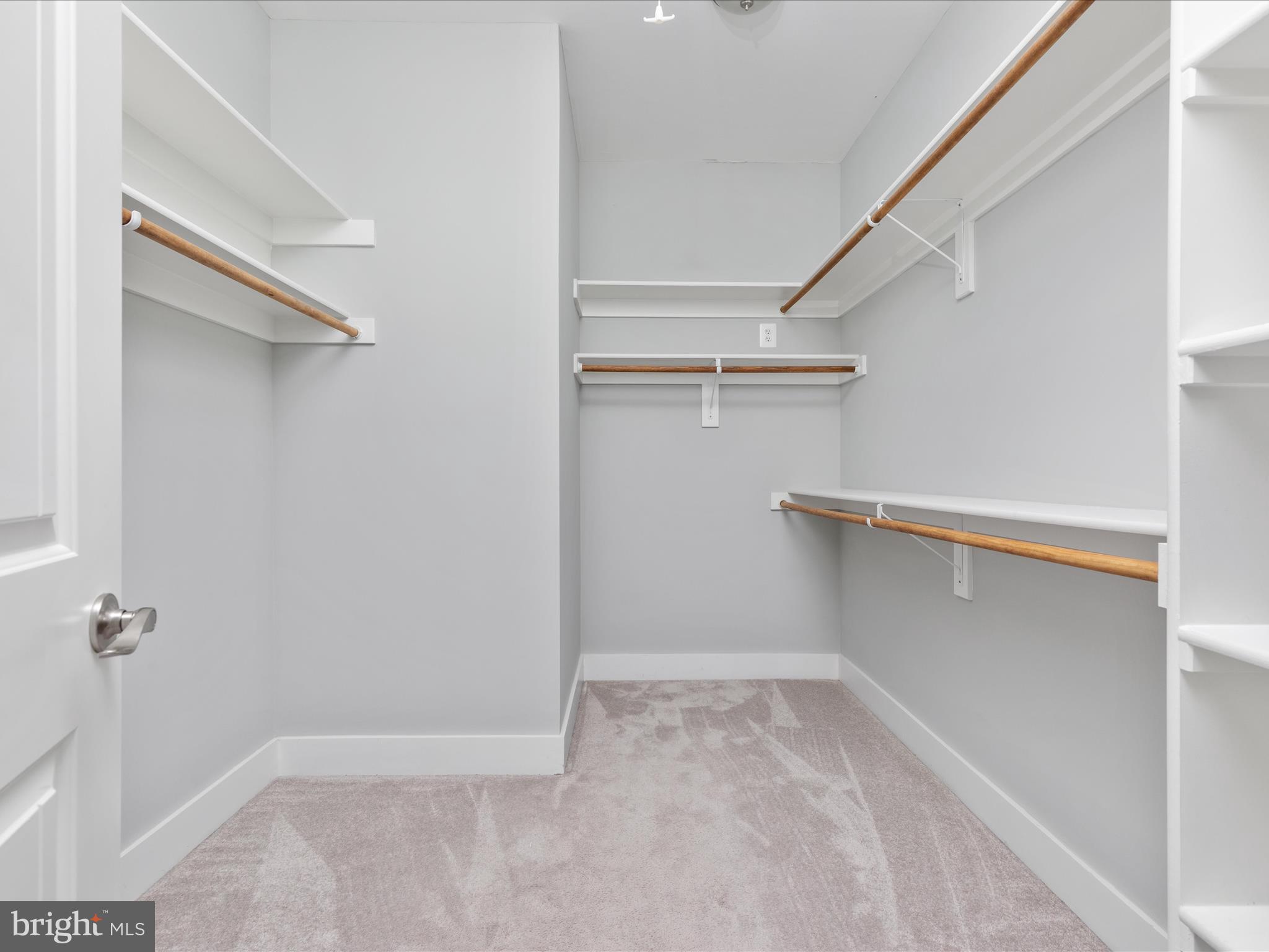 GOLF CLUB MANOR - Residential