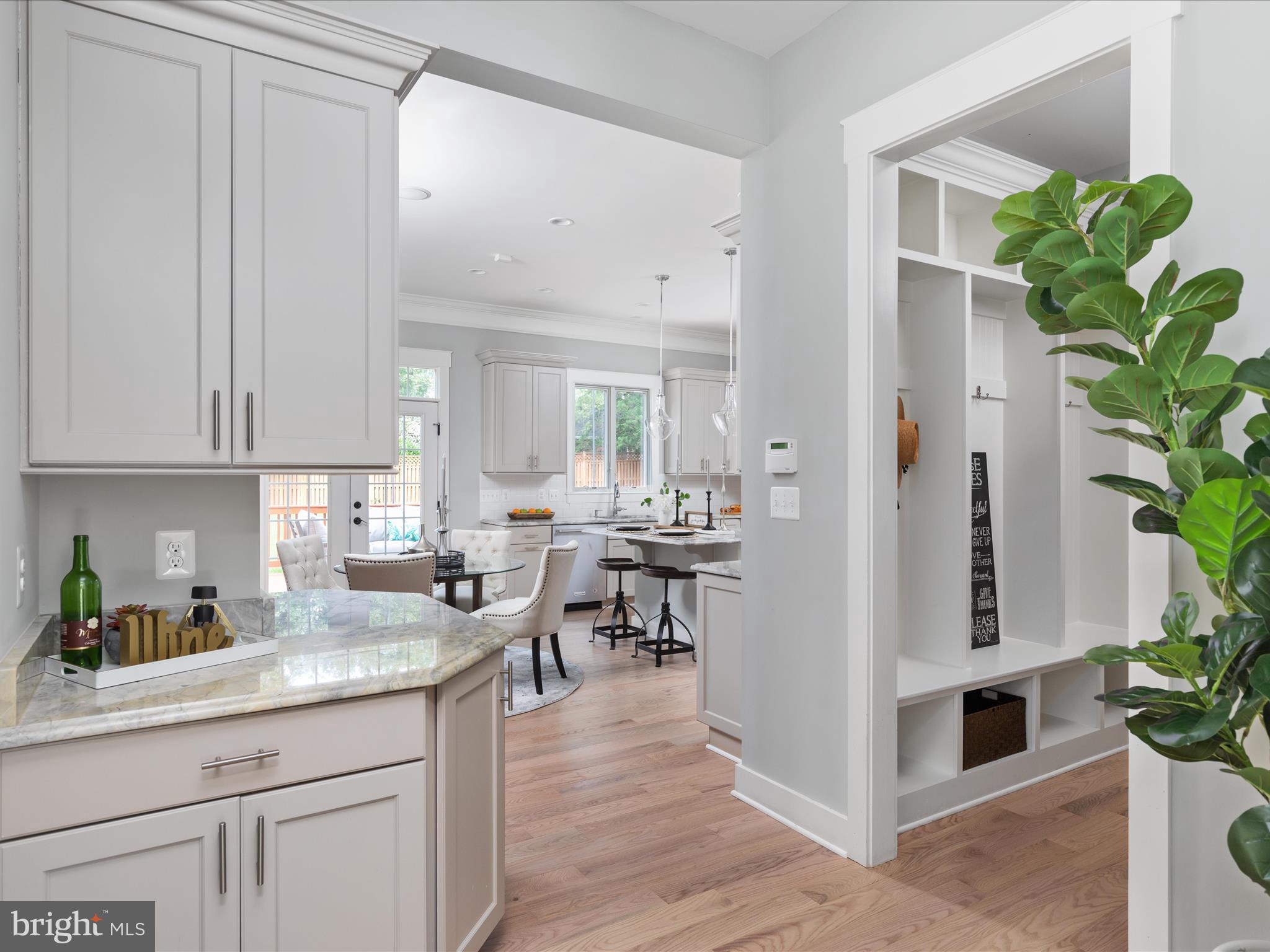 GOLF CLUB MANOR - Residential