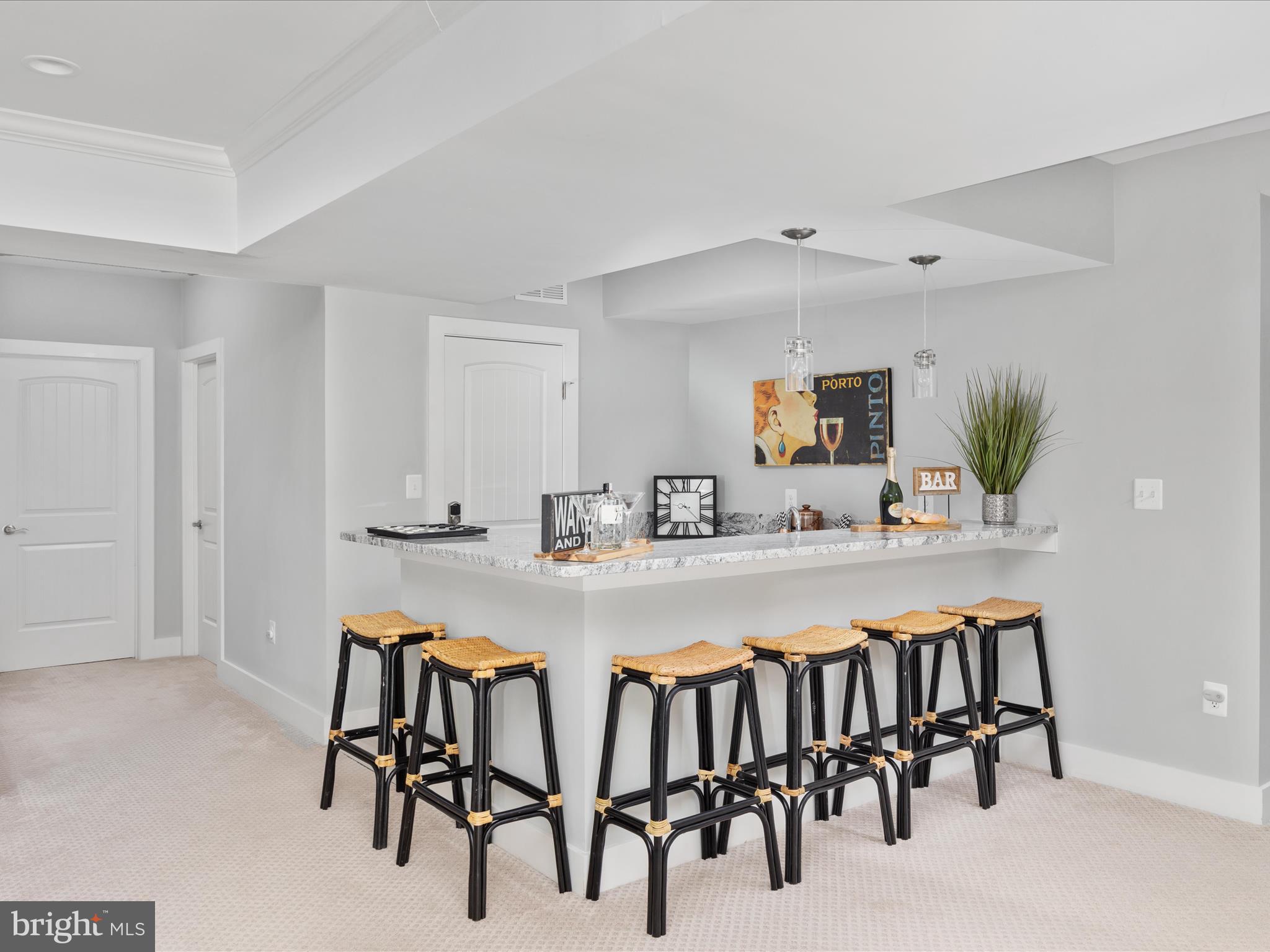 GOLF CLUB MANOR - Residential