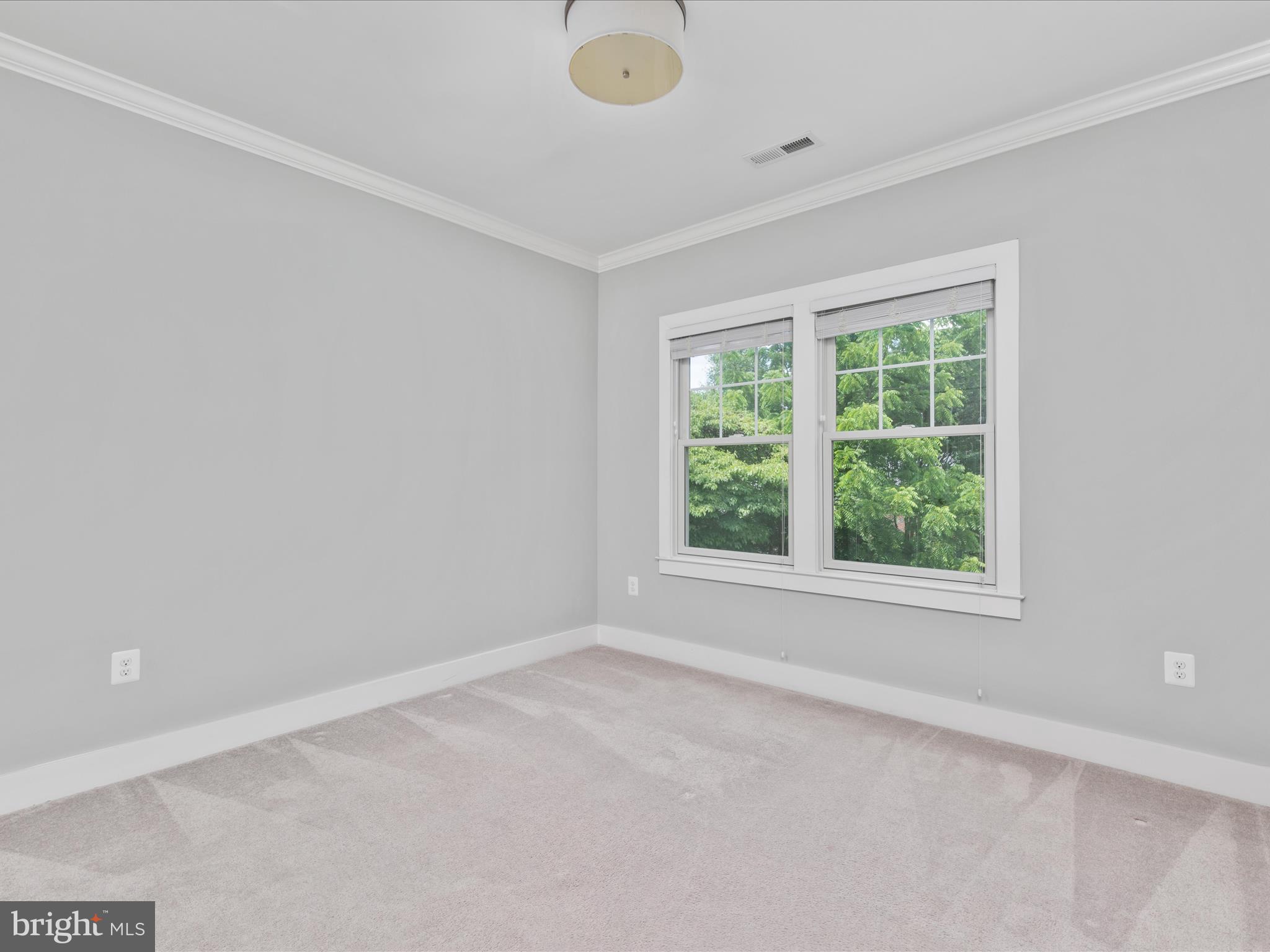 GOLF CLUB MANOR - Residential