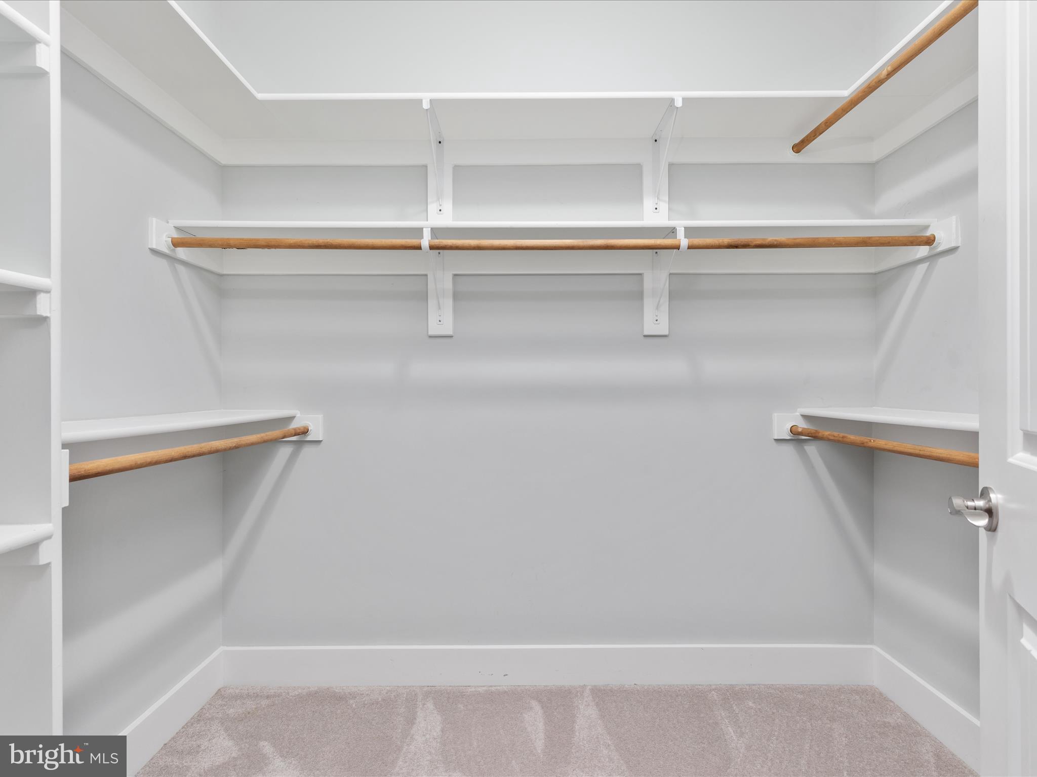 GOLF CLUB MANOR - Residential