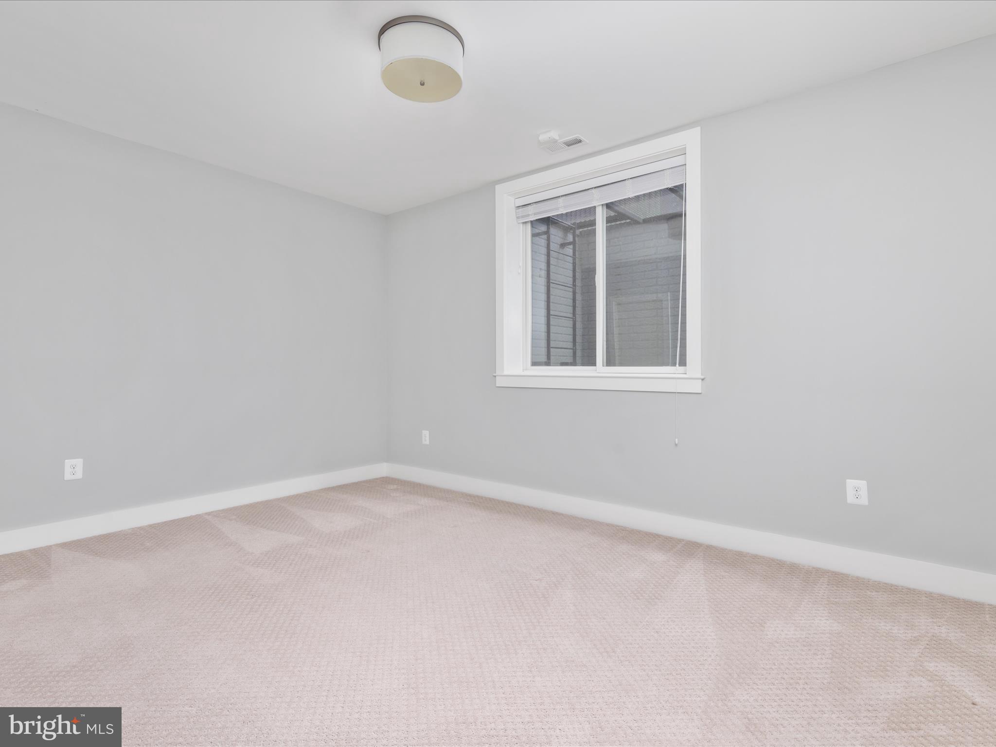 GOLF CLUB MANOR - Residential