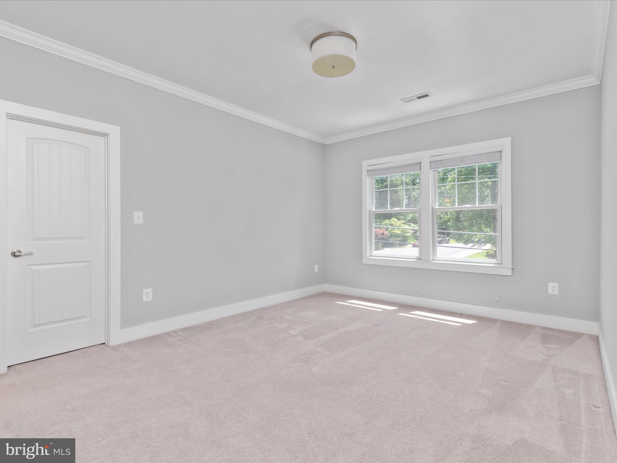 GOLF CLUB MANOR - Residential