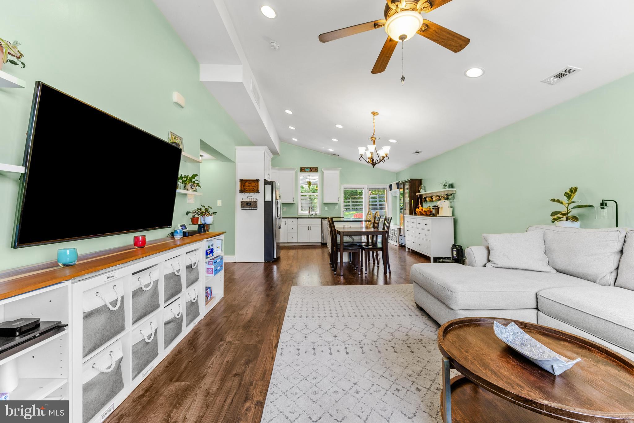 HALETHORPE TERRACE - Residential