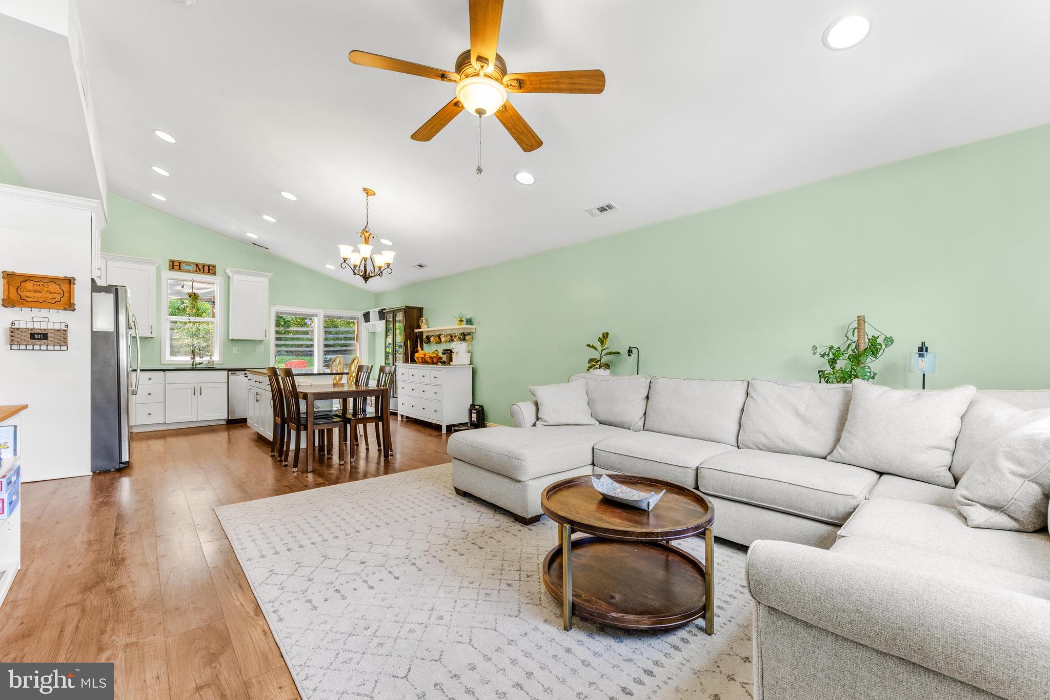 HALETHORPE TERRACE - Residential