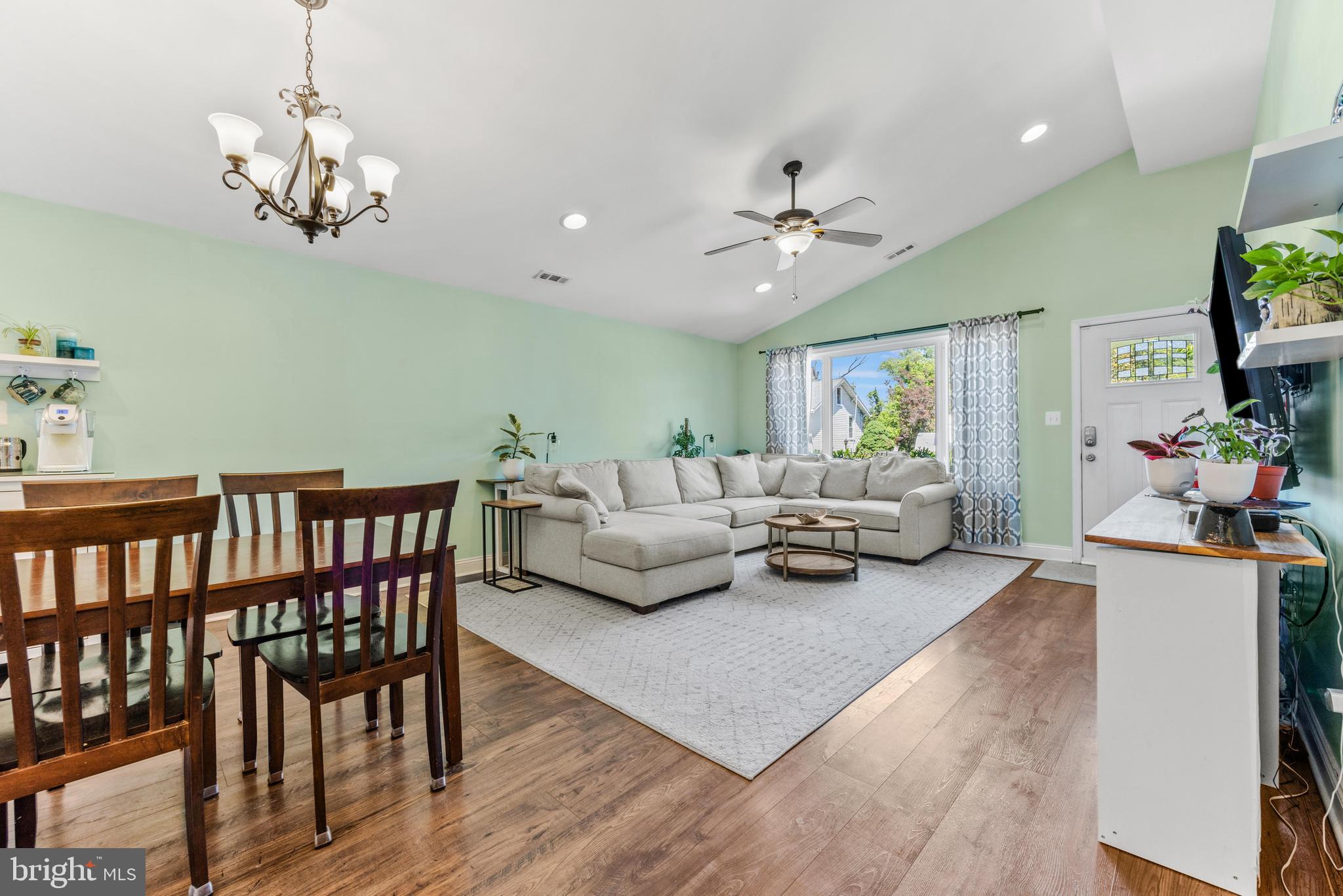 HALETHORPE TERRACE - Residential