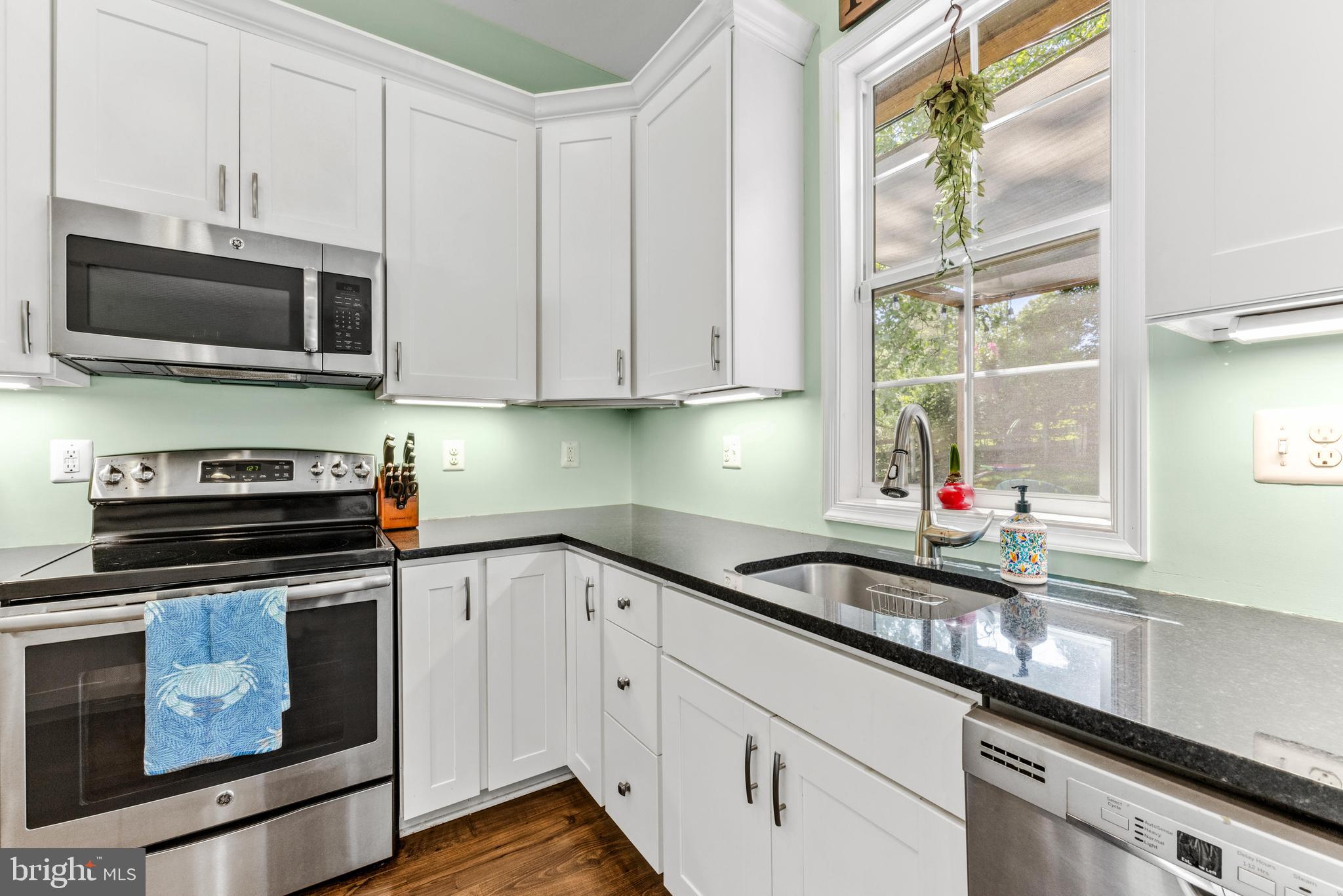 HALETHORPE TERRACE - Residential