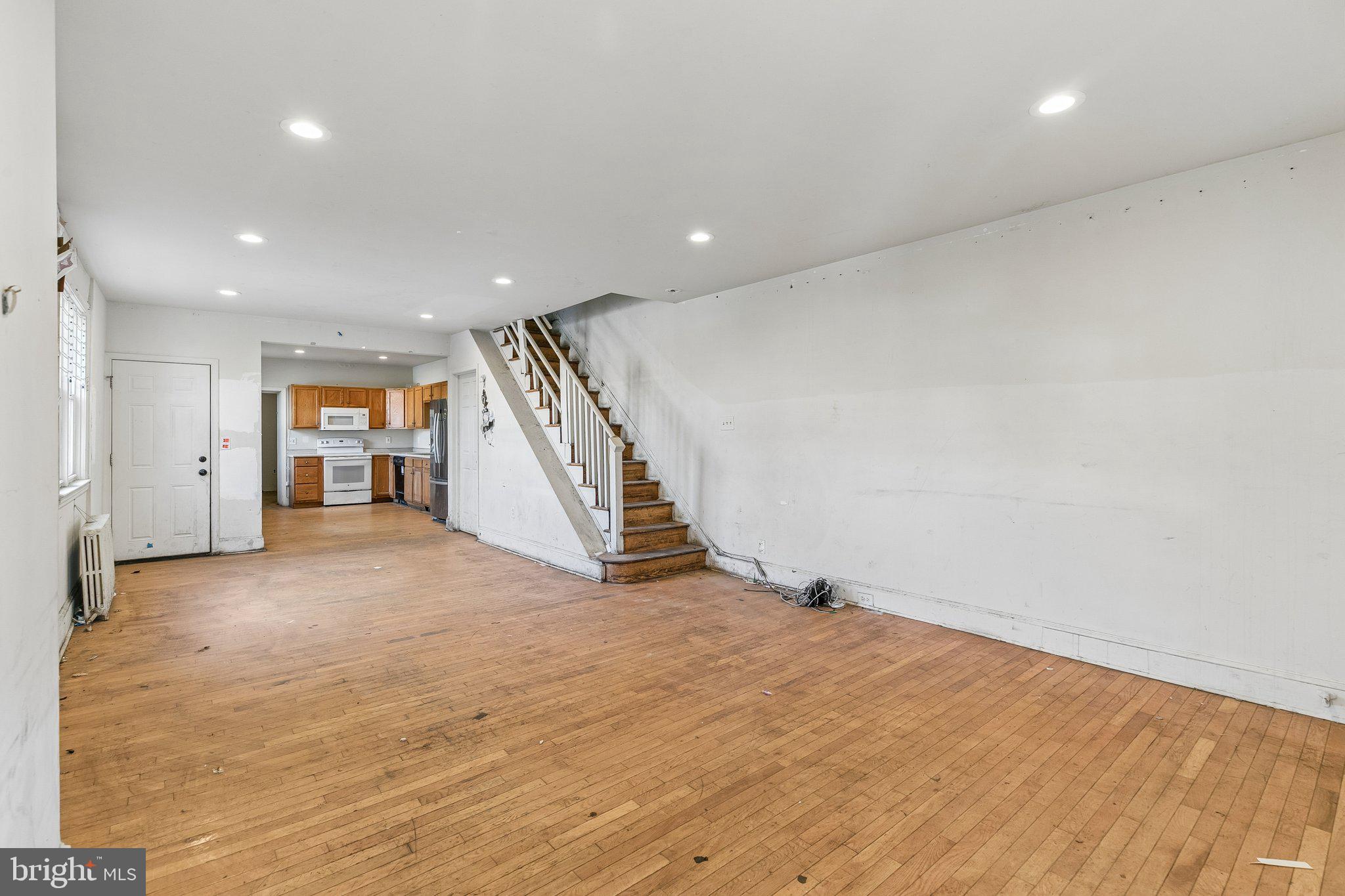 2110 W CHEW AVENUE