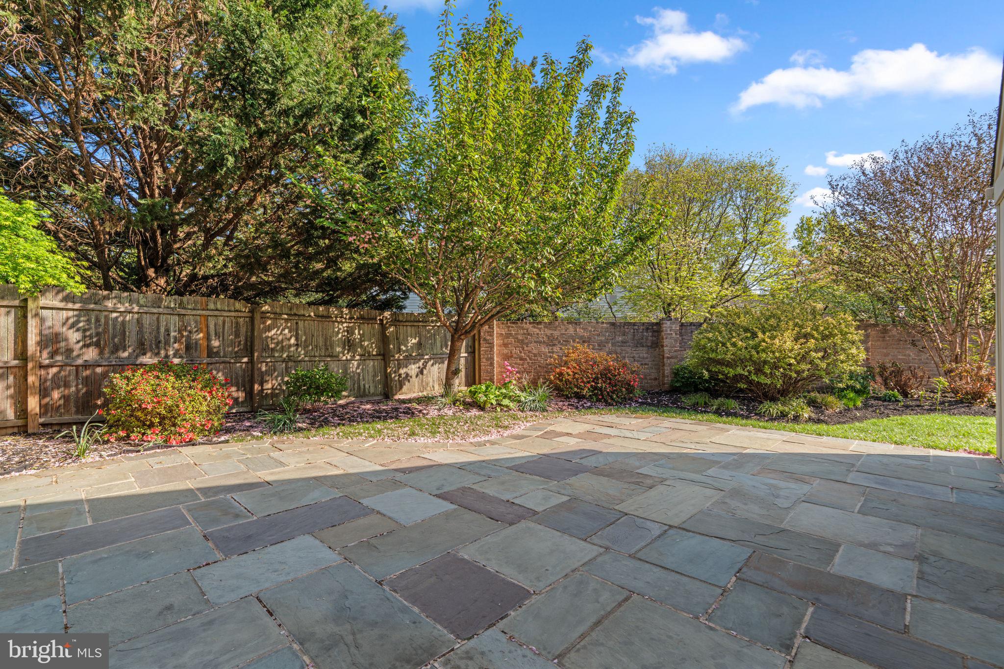 COURTS OF WHETSTONE - Residential