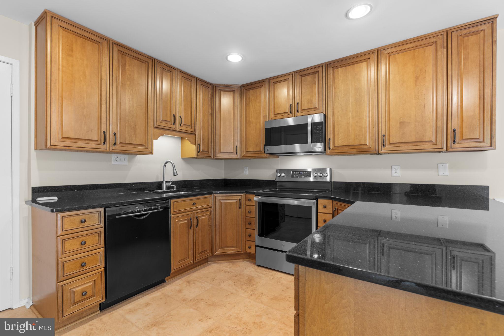 COURTS OF WHETSTONE - Residential