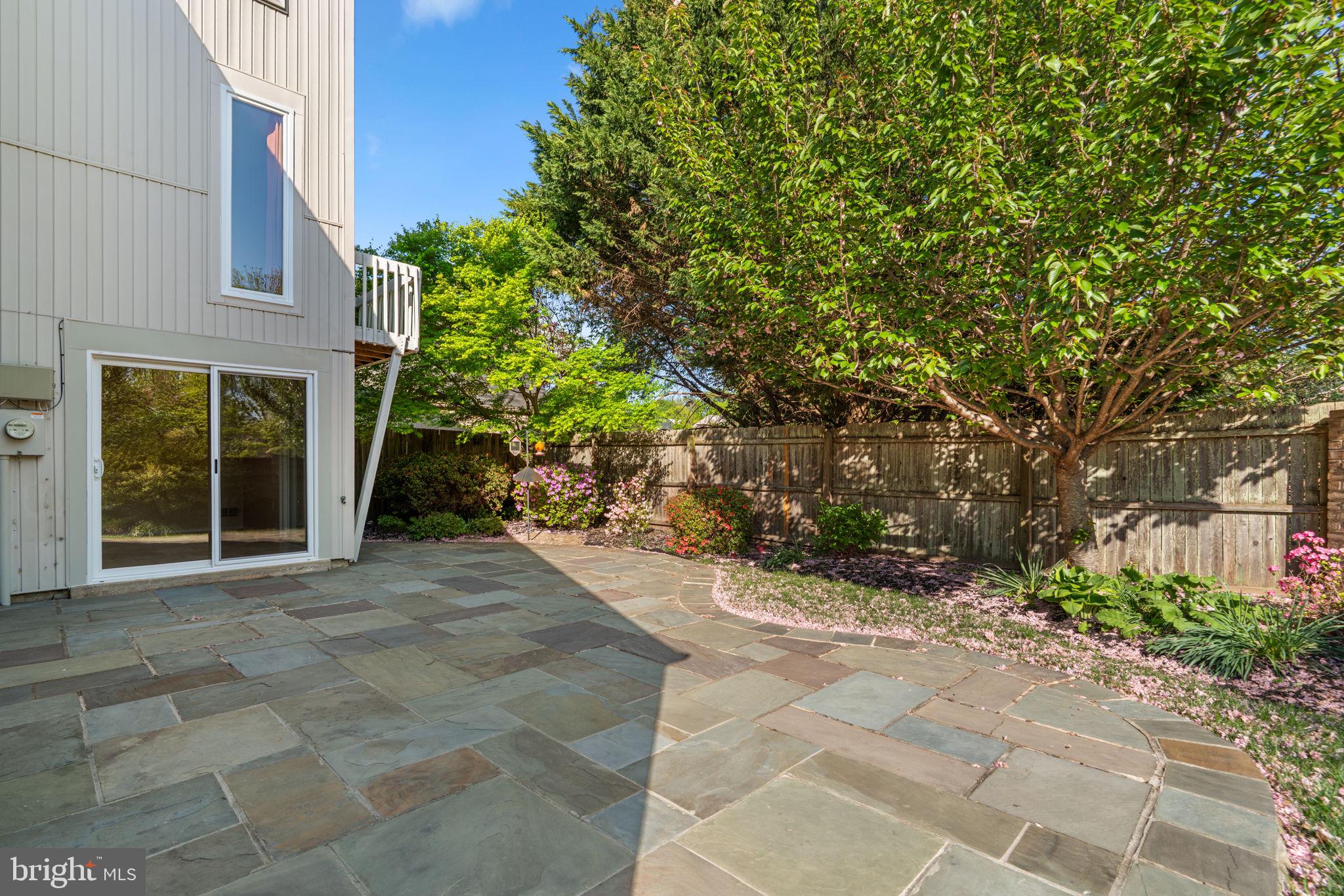 COURTS OF WHETSTONE - Residential