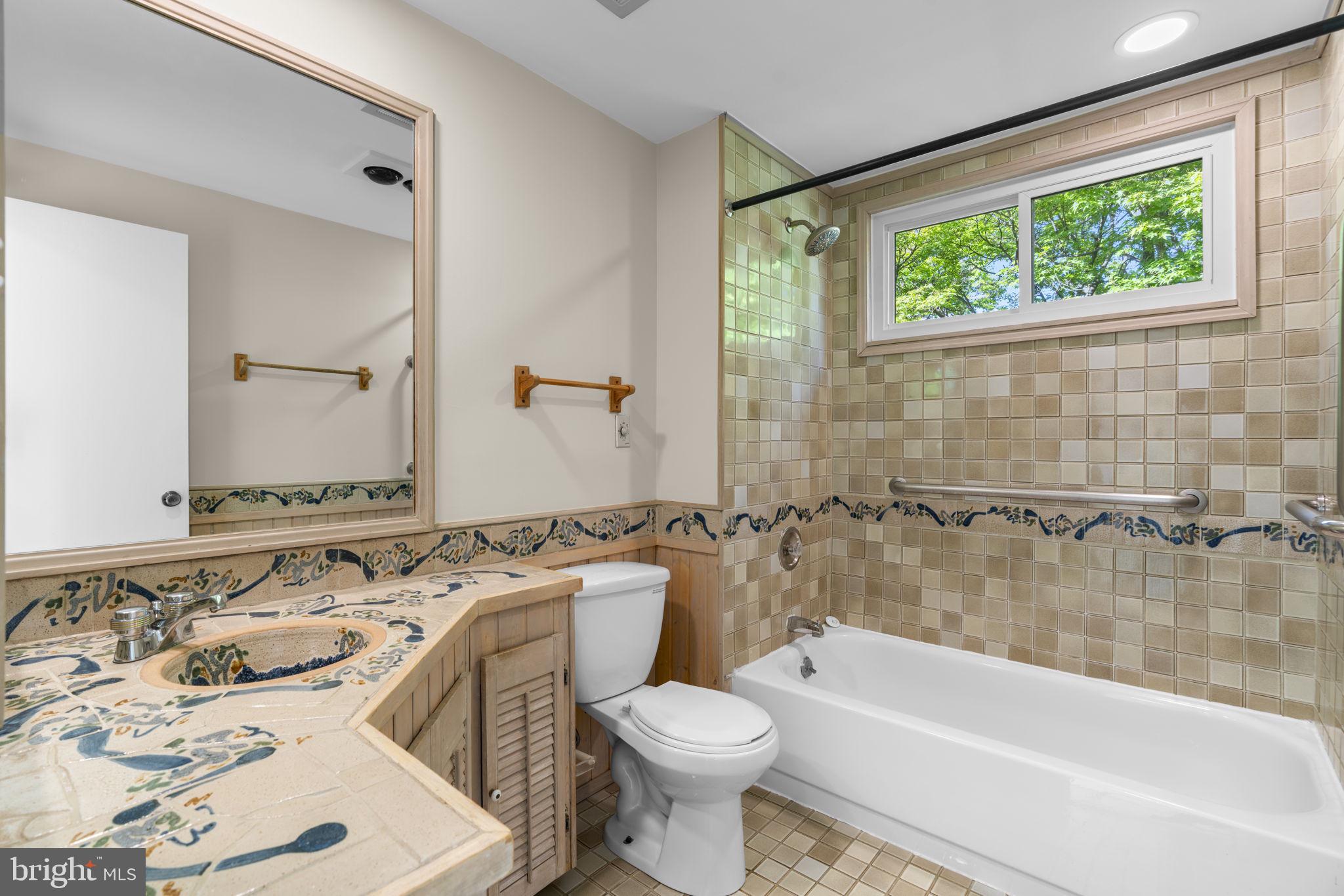 COURTS OF WHETSTONE - Residential