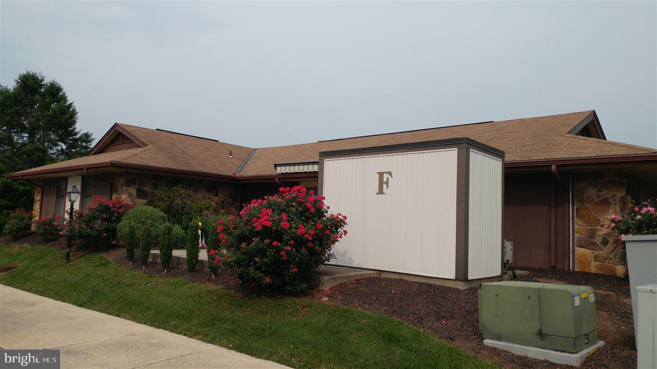 CRESTVIEW VILLAS - Residential