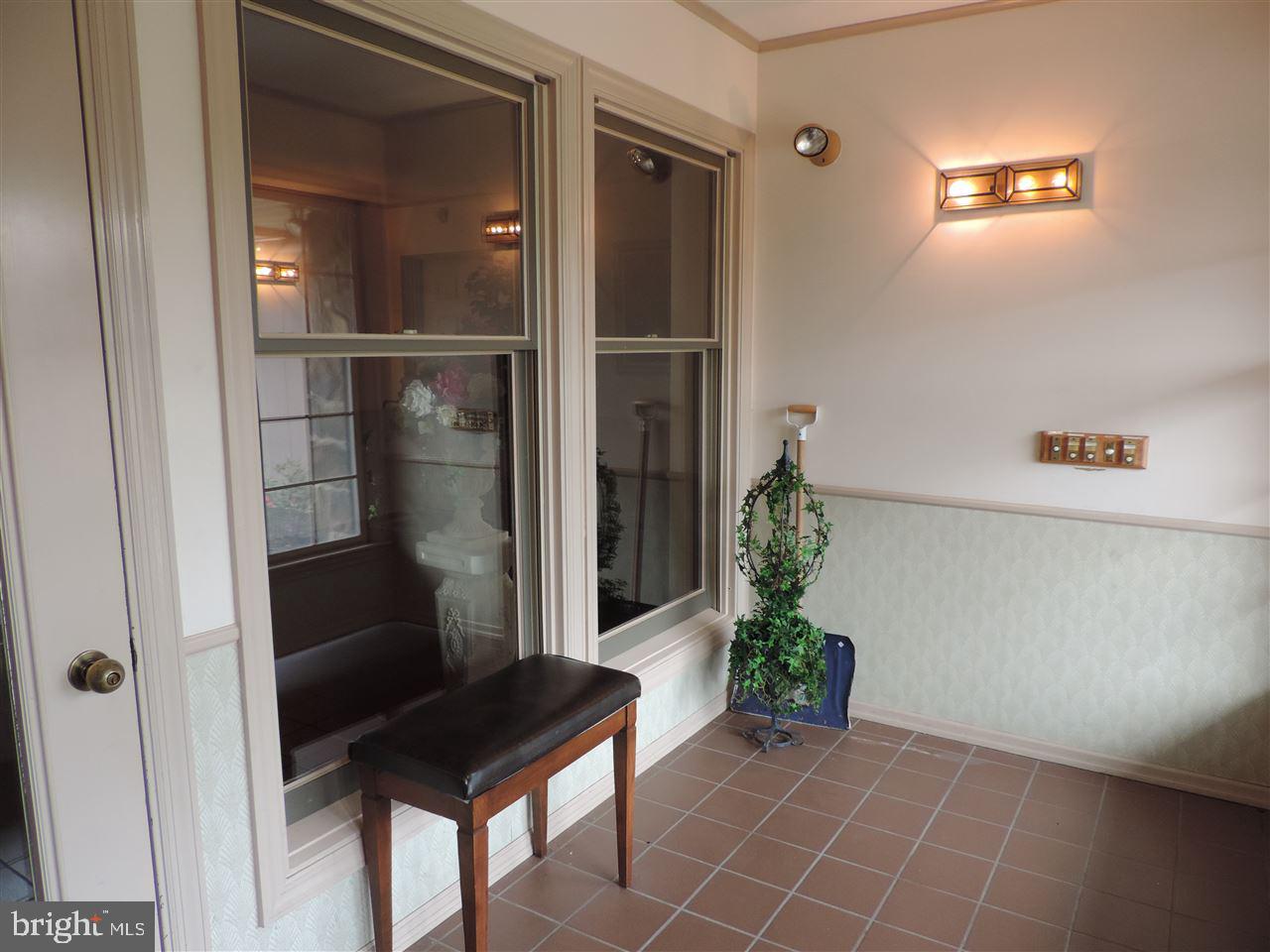 CRESTVIEW VILLAS - Residential