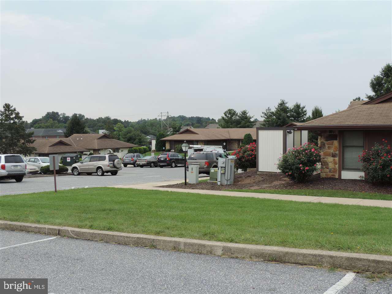 CRESTVIEW VILLAS - Residential
