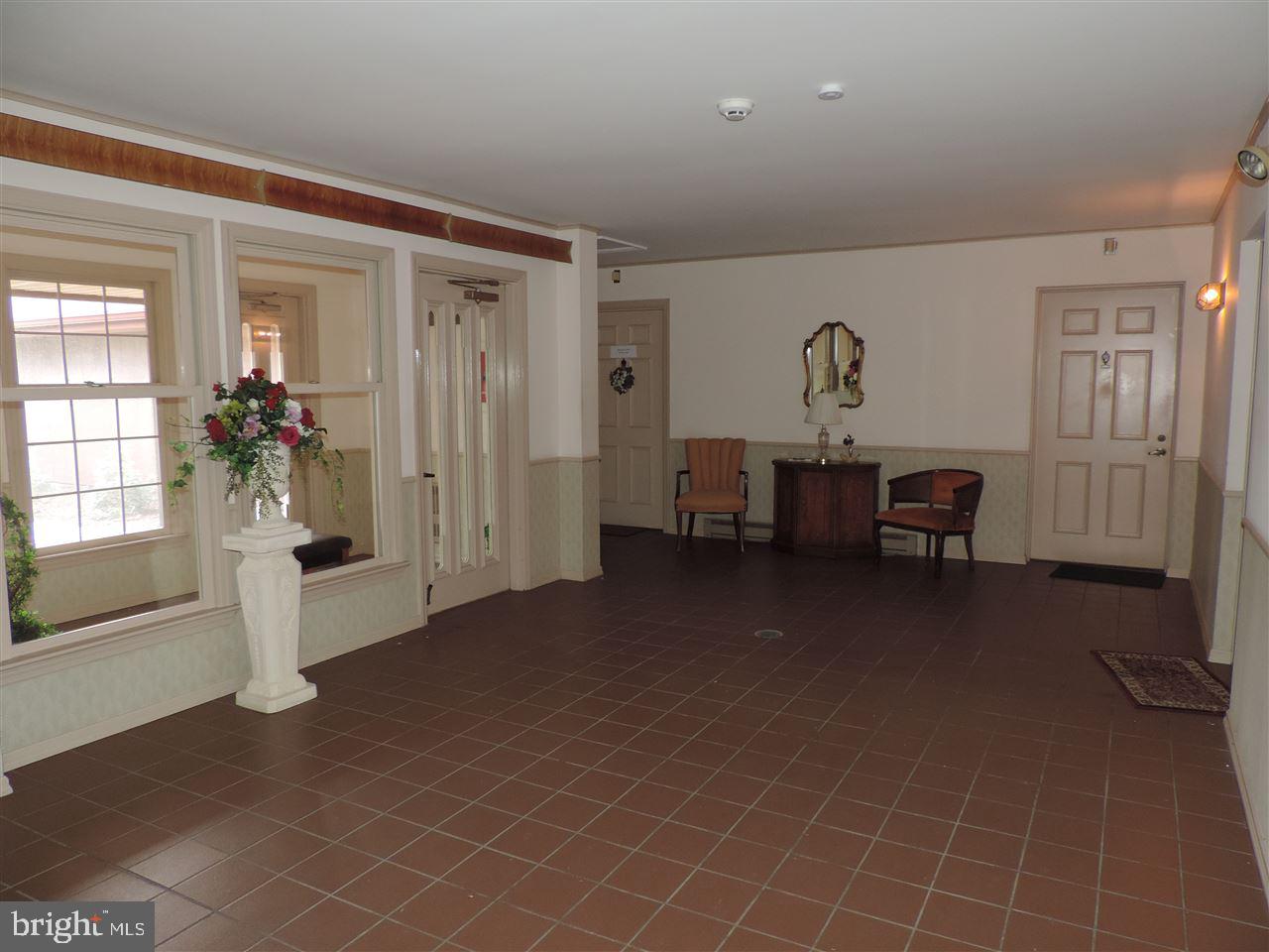 CRESTVIEW VILLAS - Residential