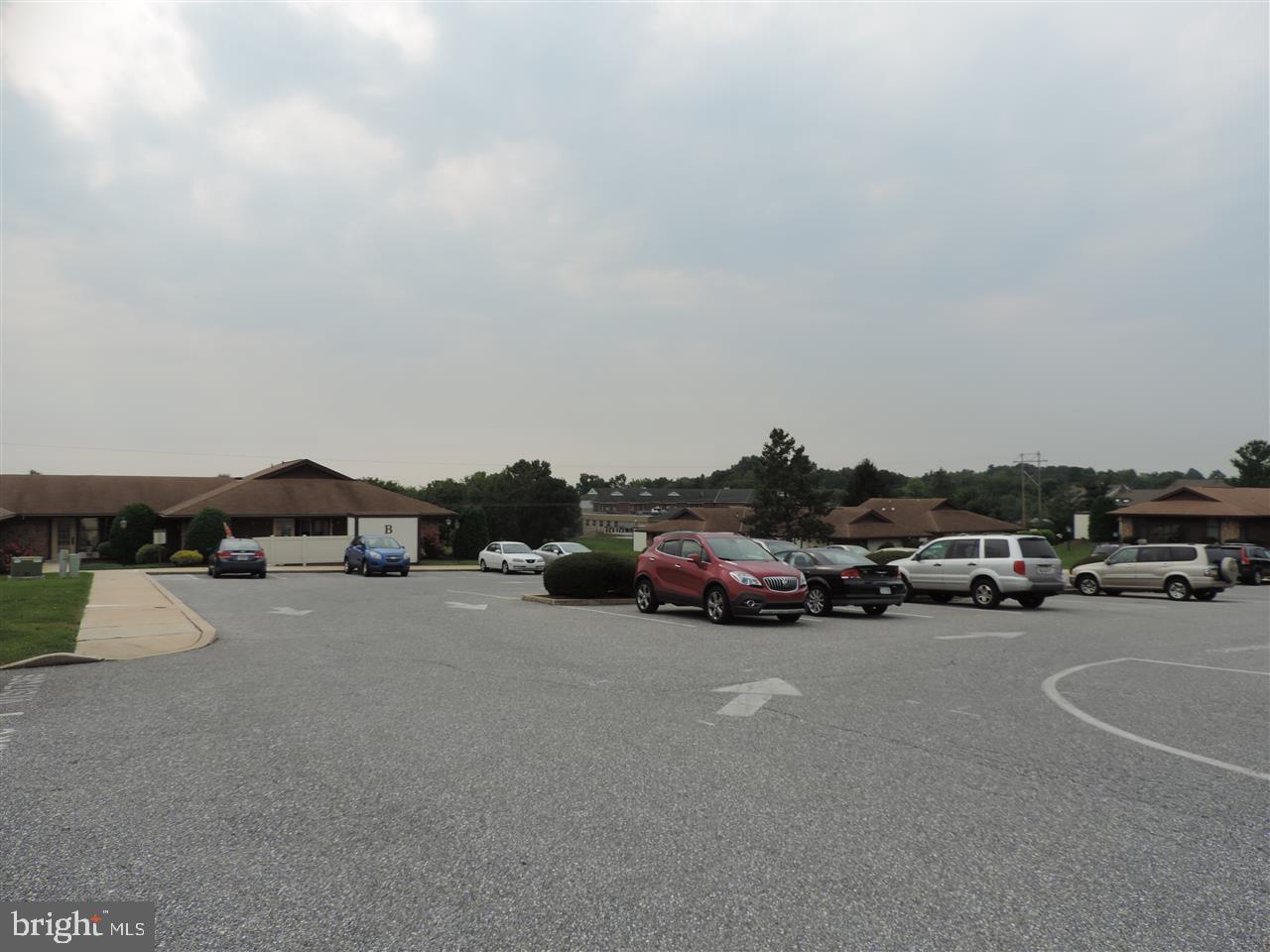 CRESTVIEW VILLAS - Residential