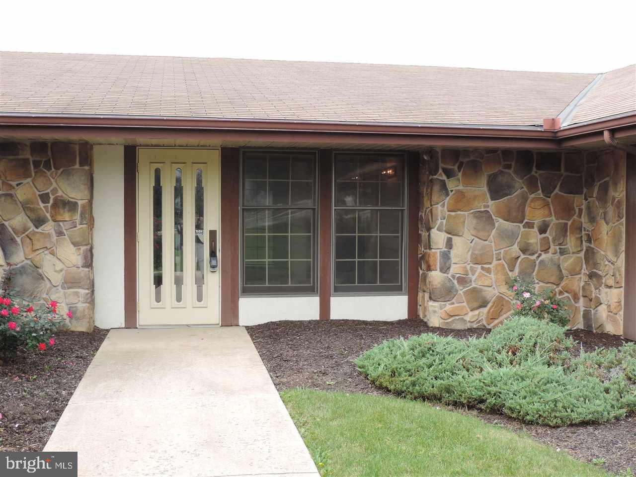 CRESTVIEW VILLAS - Residential