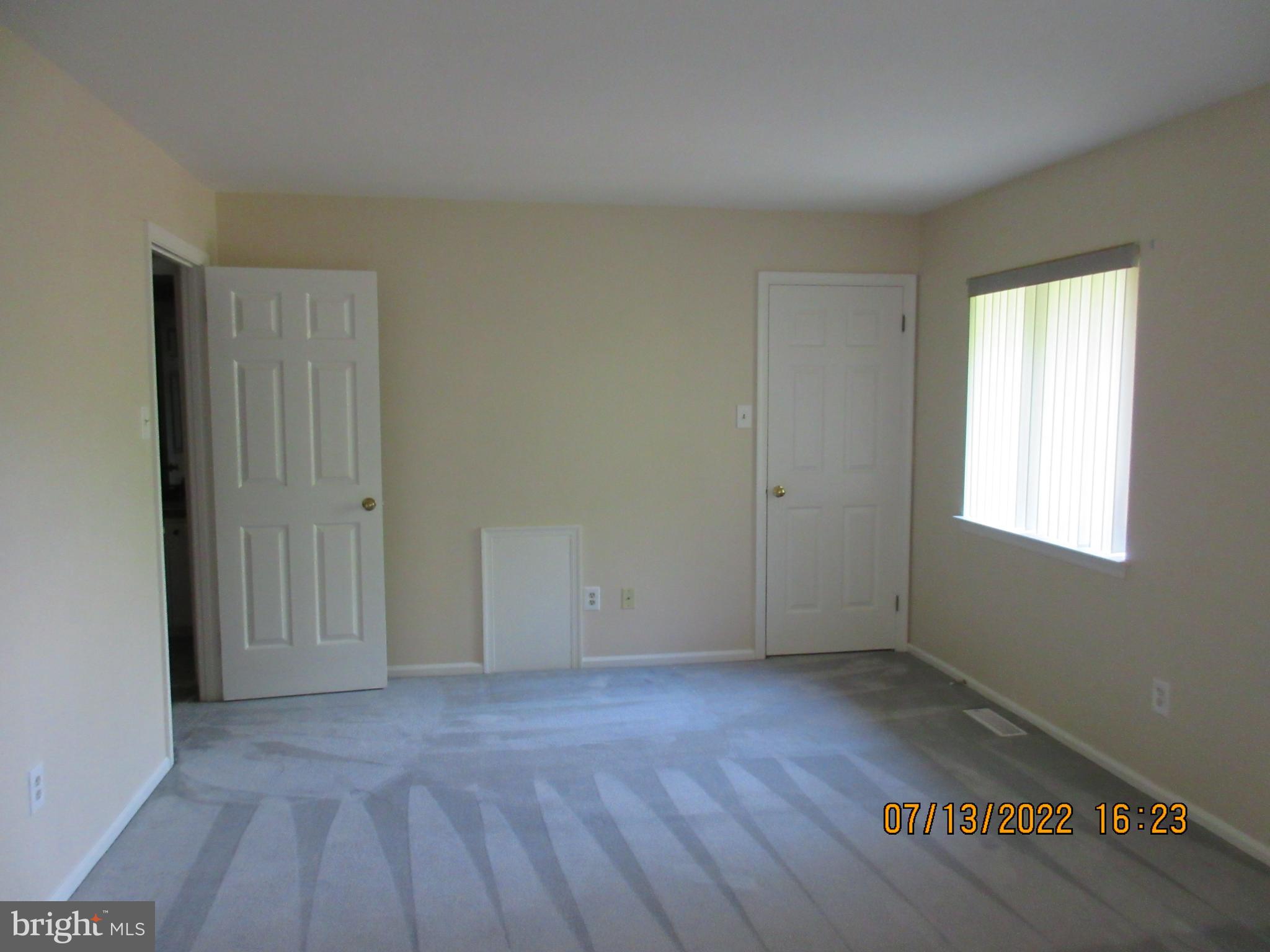 YARDLEY CORNERS - Residential Lease