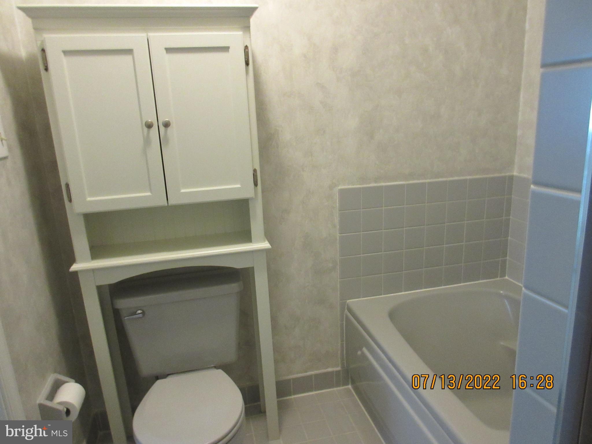 YARDLEY CORNERS - Residential Lease