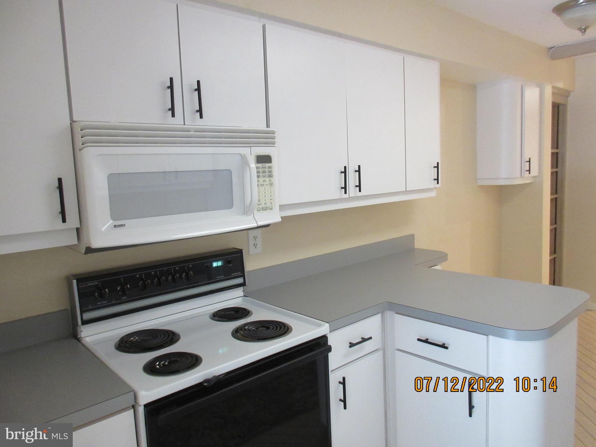 YARDLEY CORNERS - Residential Lease