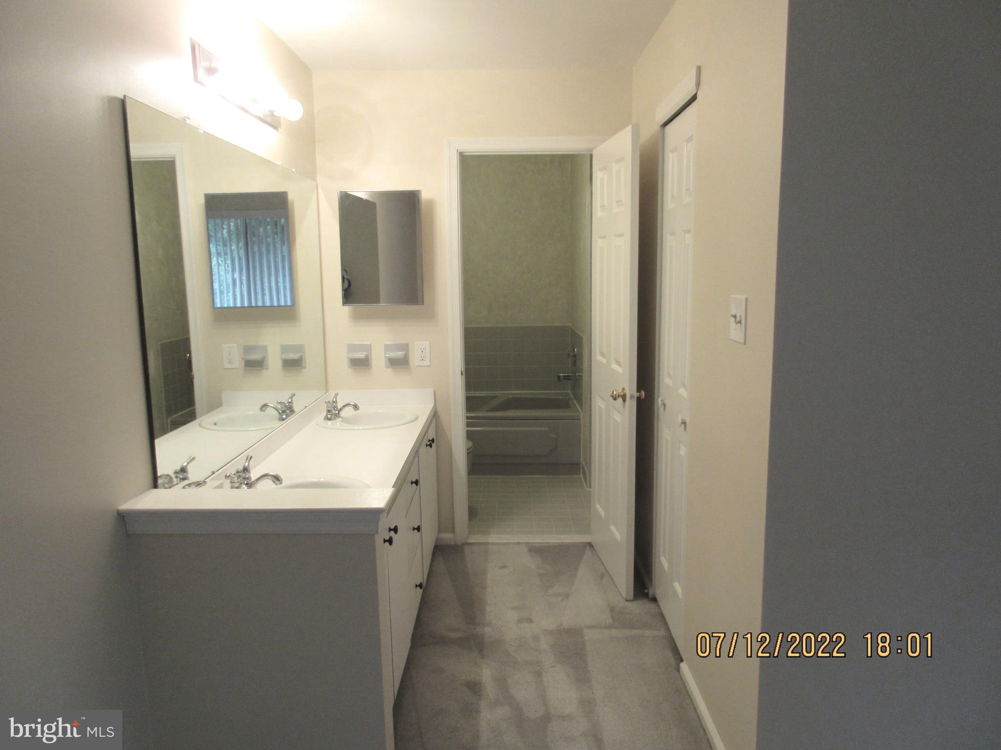 YARDLEY CORNERS - Residential Lease