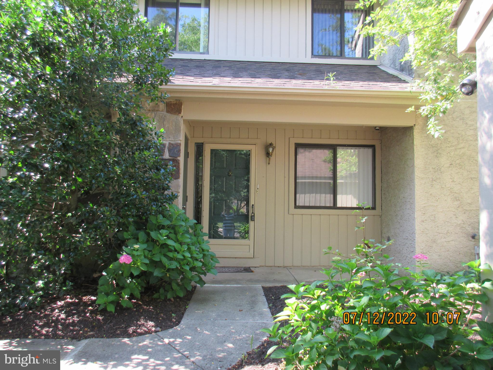 YARDLEY CORNERS - Residential Lease