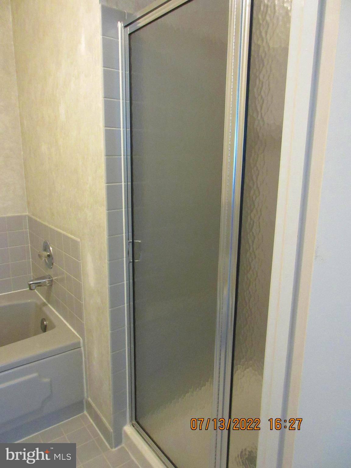 YARDLEY CORNERS - Residential Lease