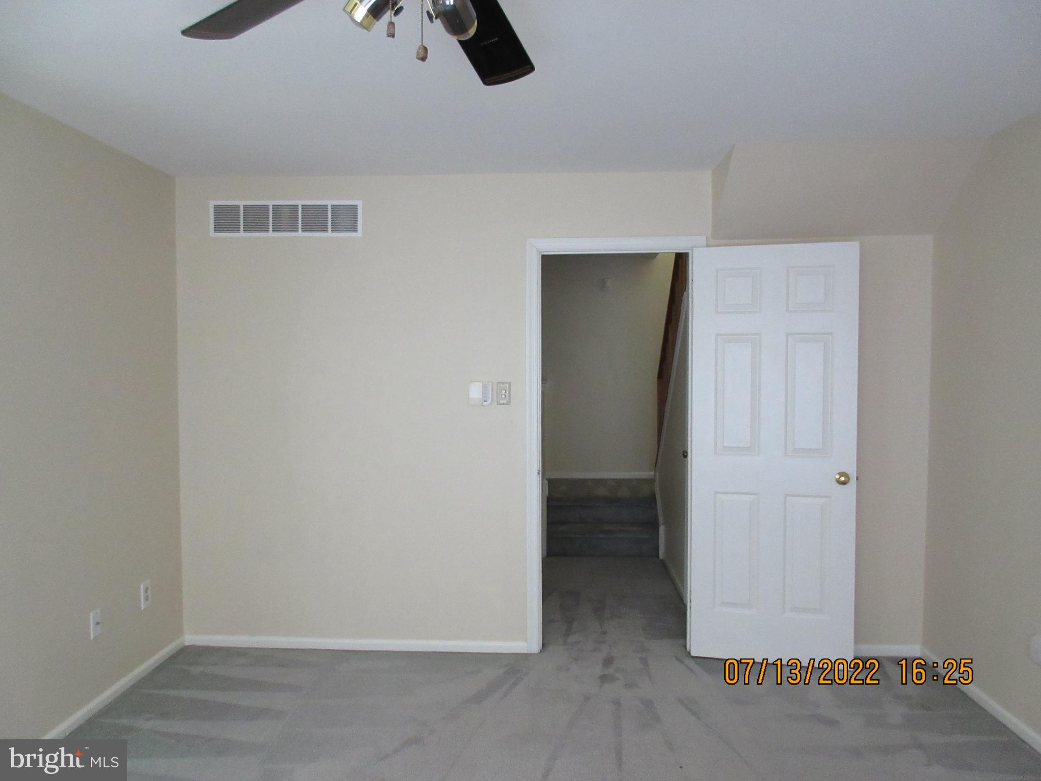 YARDLEY CORNERS - Residential Lease