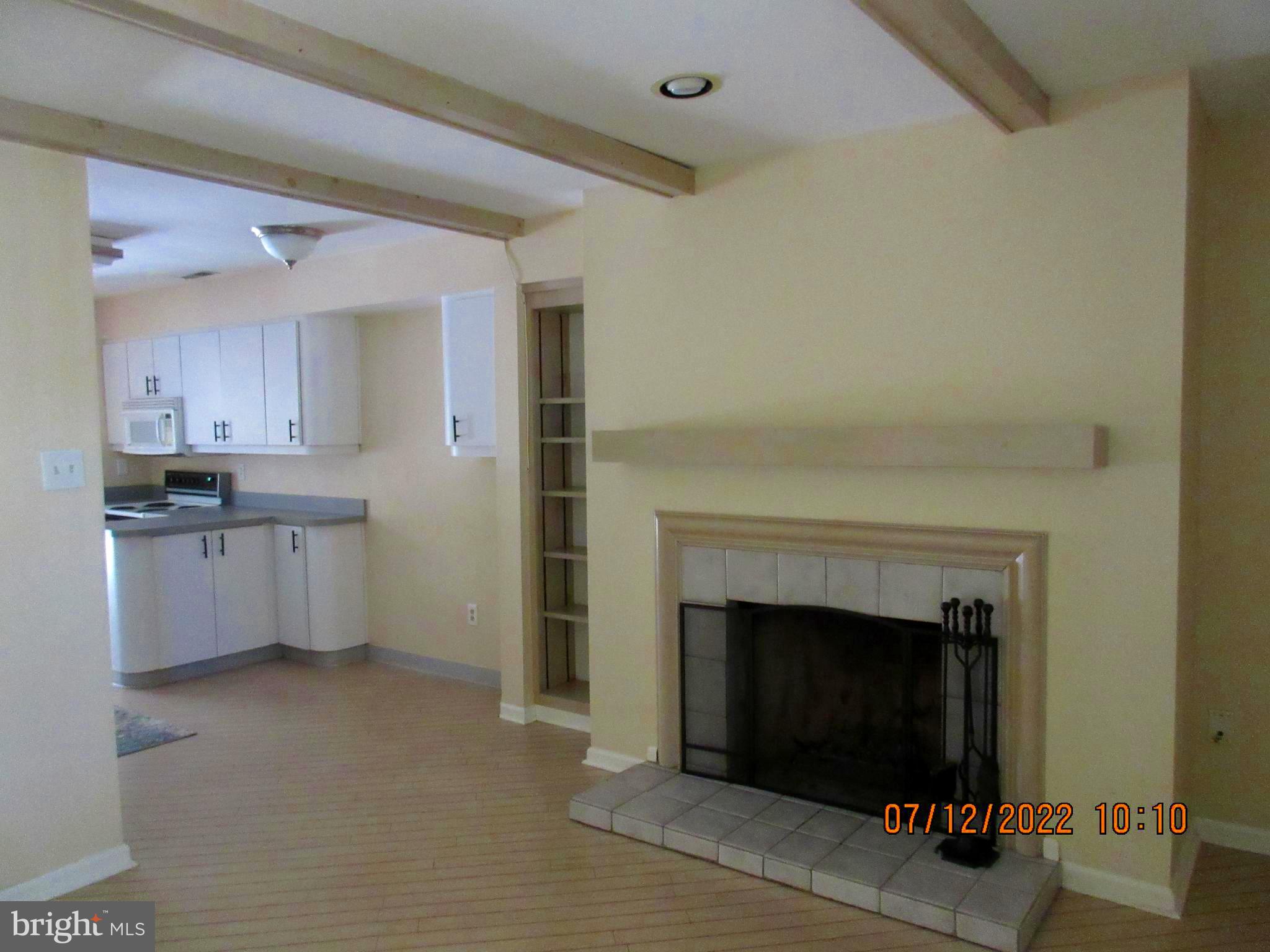 YARDLEY CORNERS - Residential Lease