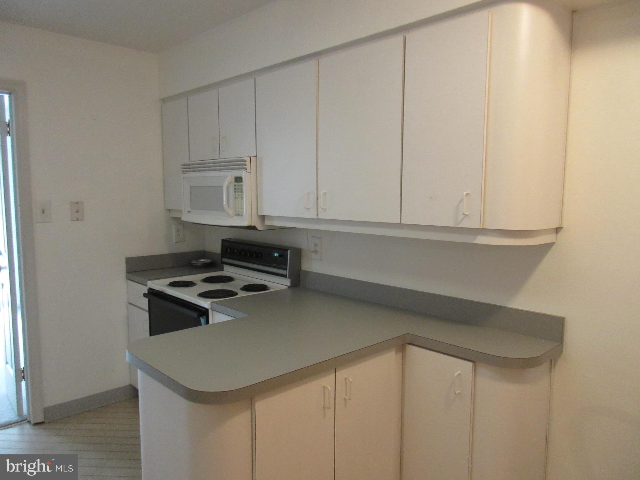 YARDLEY CORNERS - Residential Lease