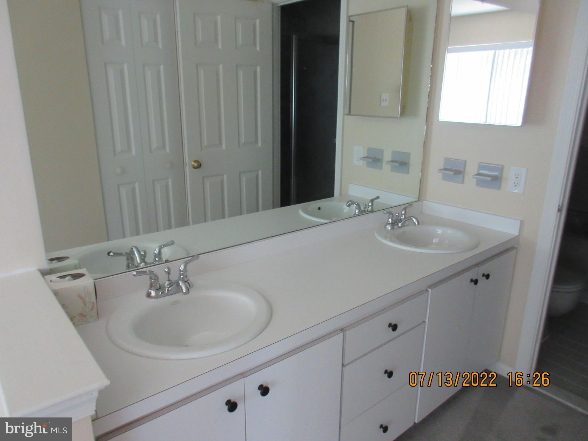 YARDLEY CORNERS - Residential Lease