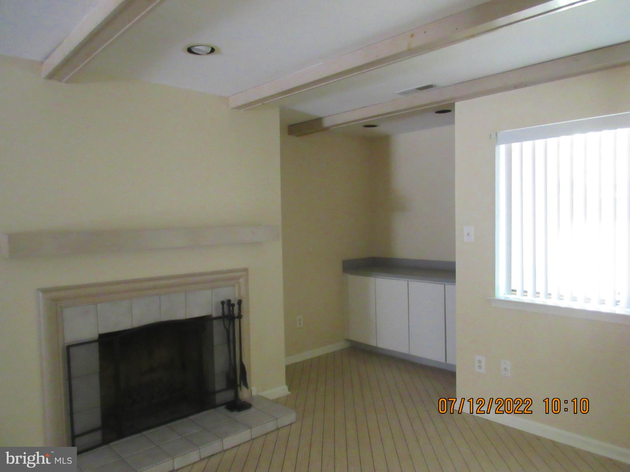 YARDLEY CORNERS - Residential Lease