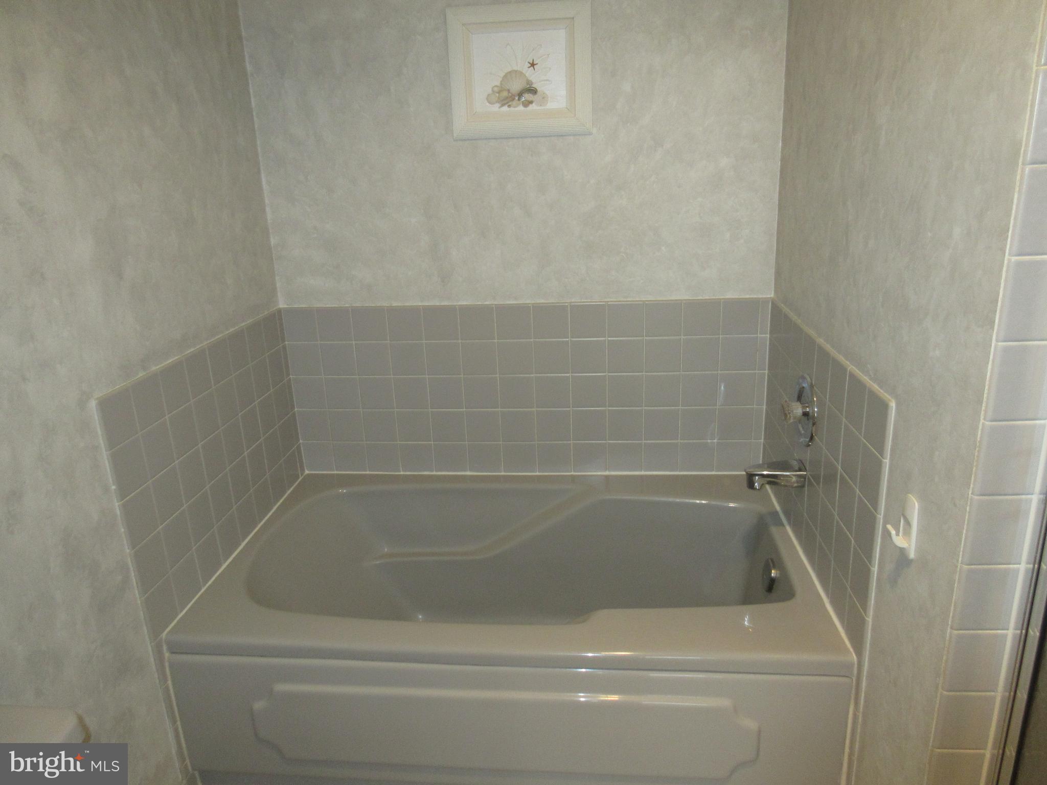 YARDLEY CORNERS - Residential Lease