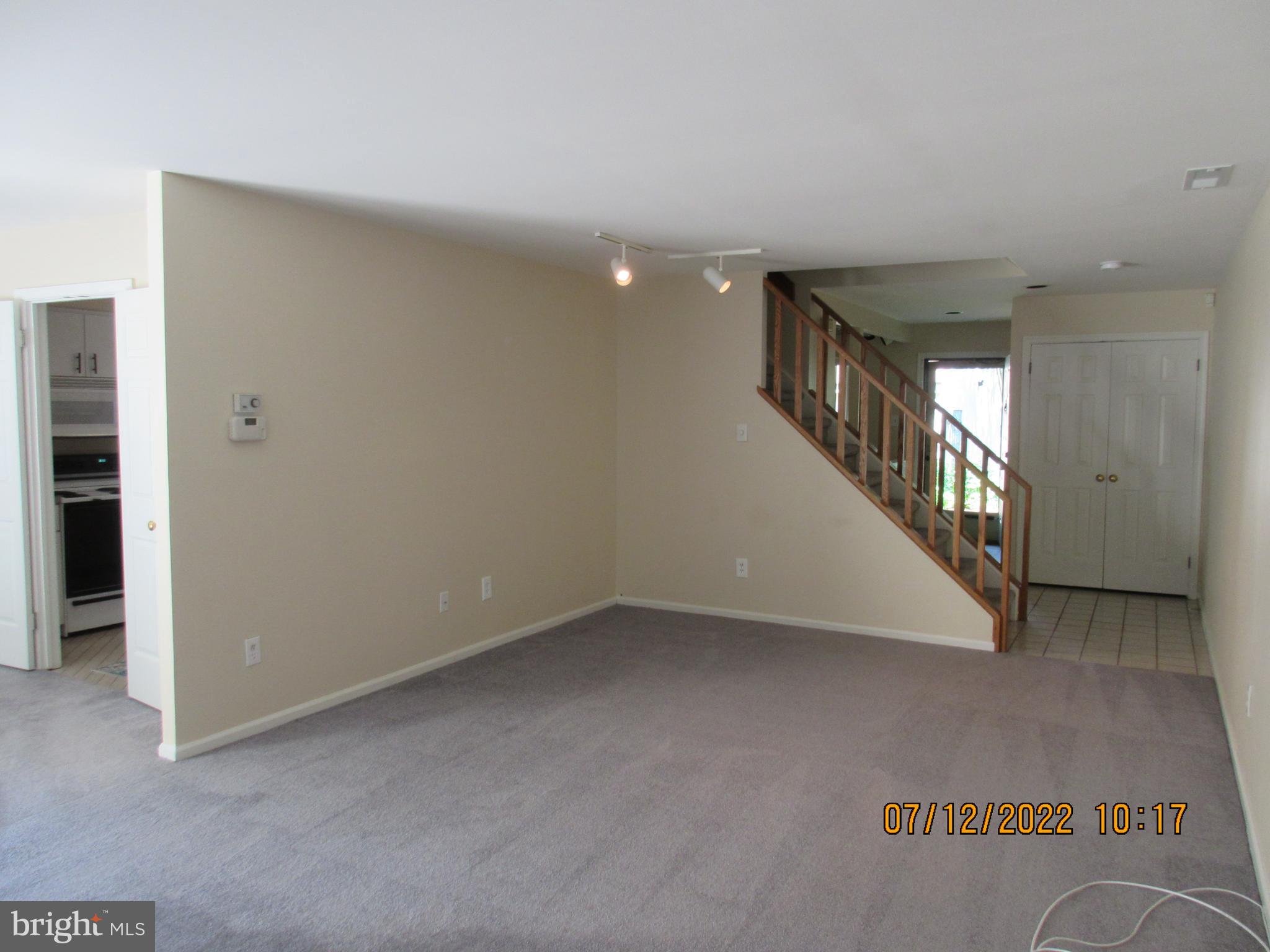 YARDLEY CORNERS - Residential Lease