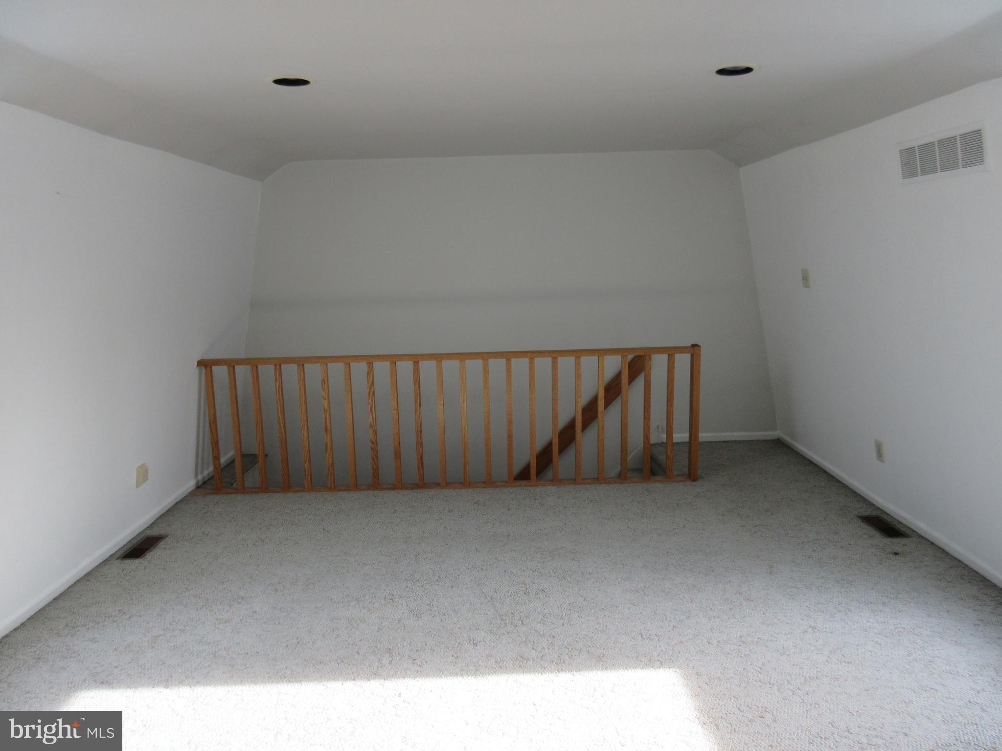 YARDLEY CORNERS - Residential Lease