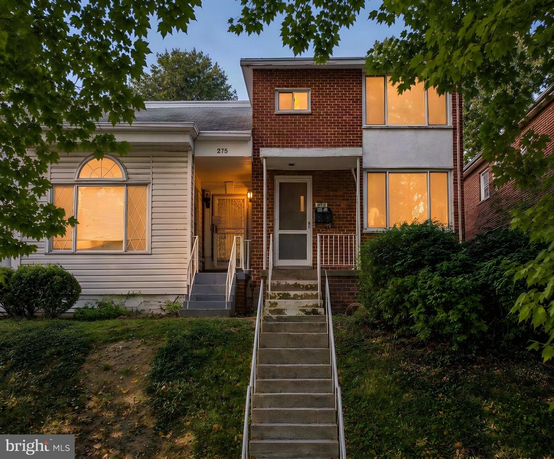 273 HAWAII AVENUE NE