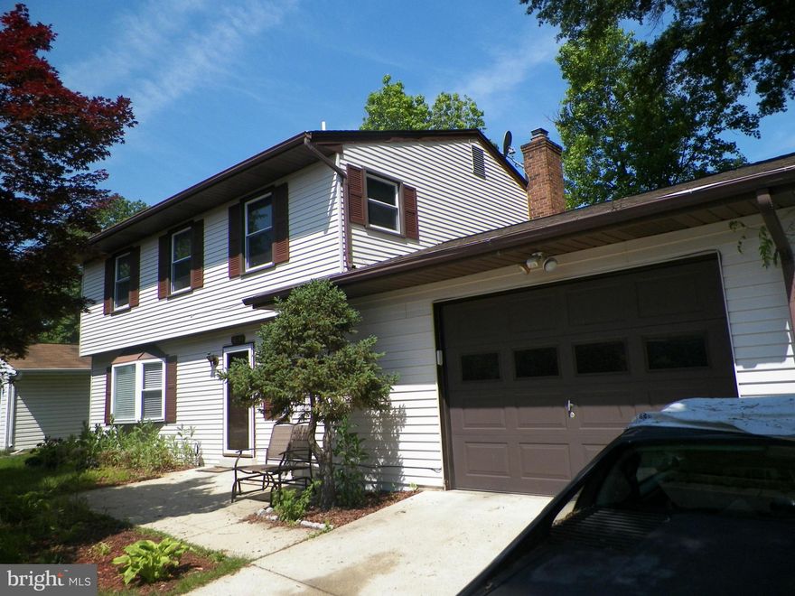 LEAD FREE HOME!! Lead free paperwork available.  Beautiful home for rent with 3 spacious bedrooms, 2.5 baths, fenced back yard, 1 car garage, florida room, separate dining room, wood floors, patio, brick fireplace, bay window, family room and room for your family.