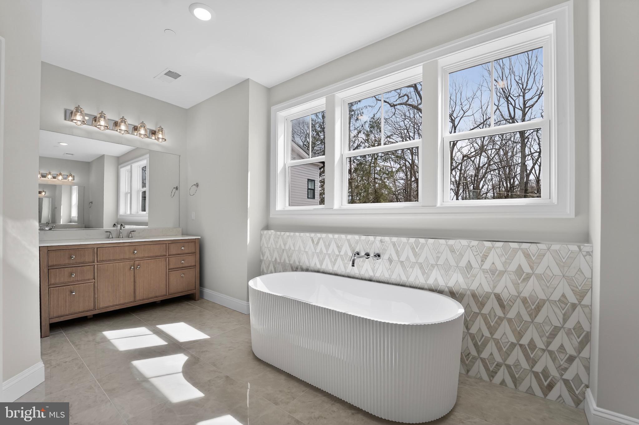 SUNRISE BEACH - Residential