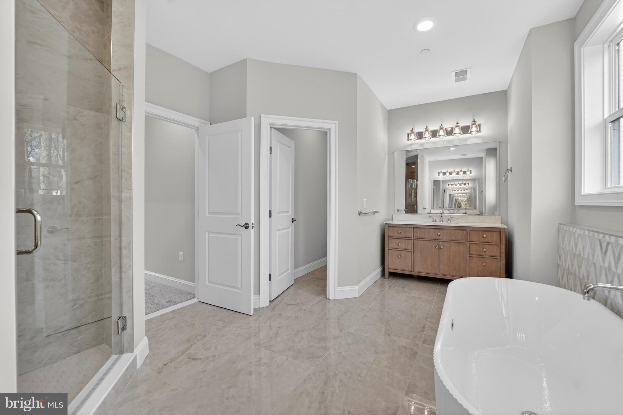 SUNRISE BEACH - Residential