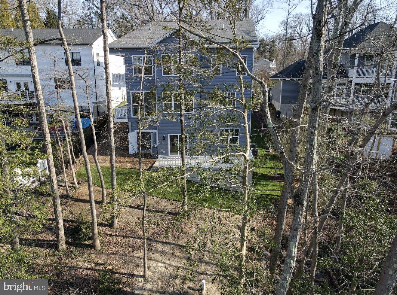 SUNRISE BEACH - Residential